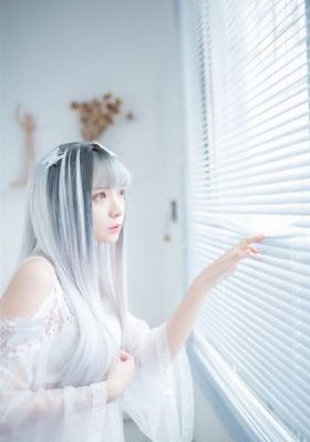 手伸进内衣里疯狂揉捏