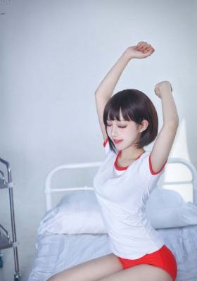 25岁女高中生动漫